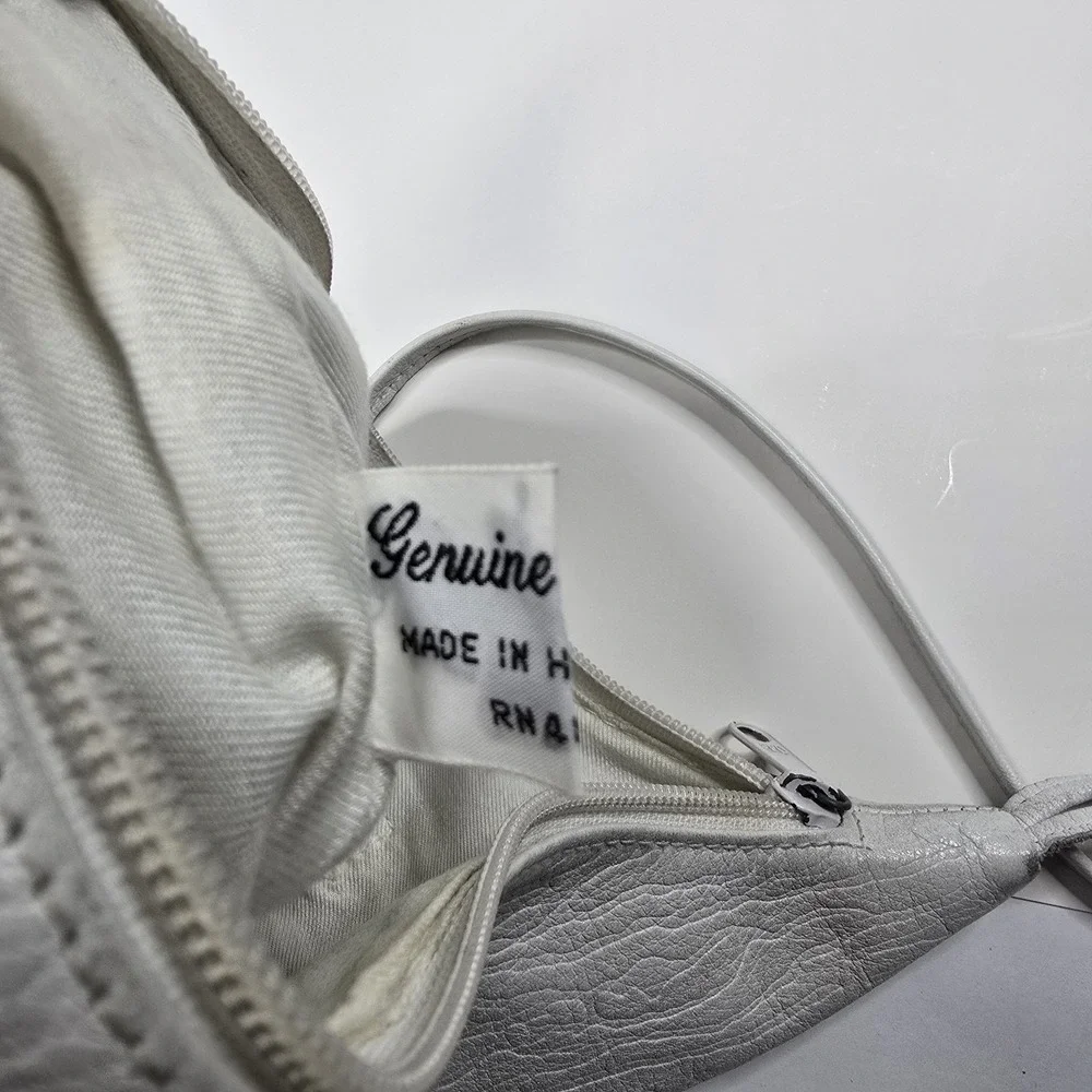Vtg White Leather Crescent Shoulder Bag Hong Kong Women's Small‎ Pebble Leather
